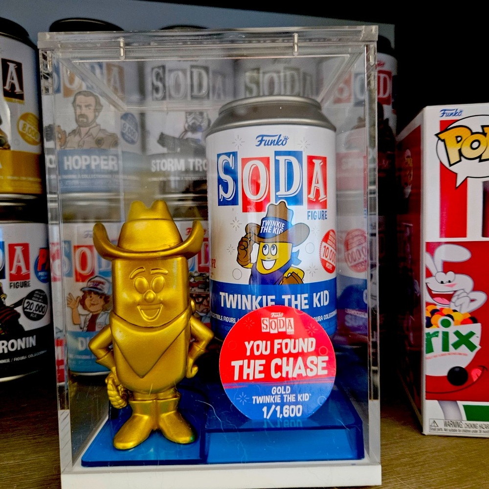 Chase Twinkie gold soda pop